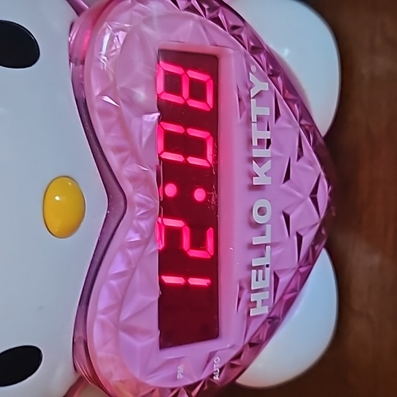 Hello Kitty Am/FM Projection Alarm Clock Radio electric - Picture 3 of 13